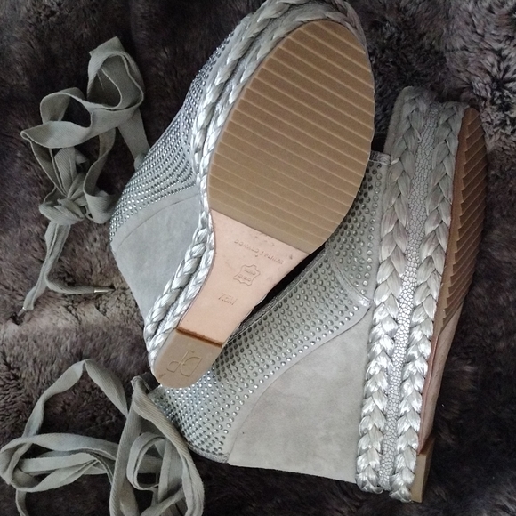 Donald J Pliner shoes - Picture 3 of 5